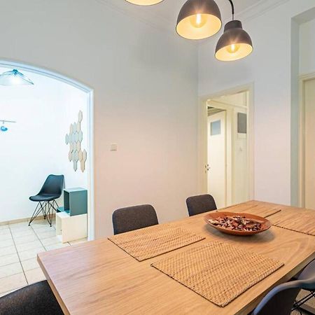 Acropolis Stylish 2Br Apartment - Center Of أثينا المظهر الخارجي الصورة
