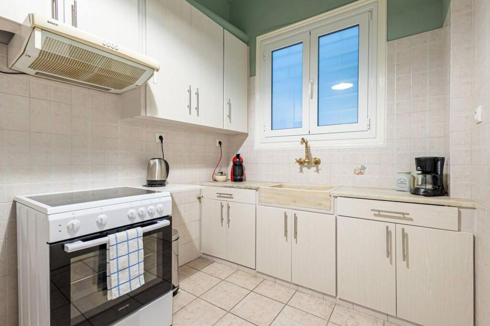 Acropolis Stylish 2Br Apartment - Center Of أثينا المظهر الخارجي الصورة